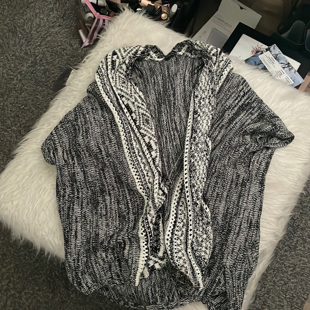 Short sleeve cardigan sweater